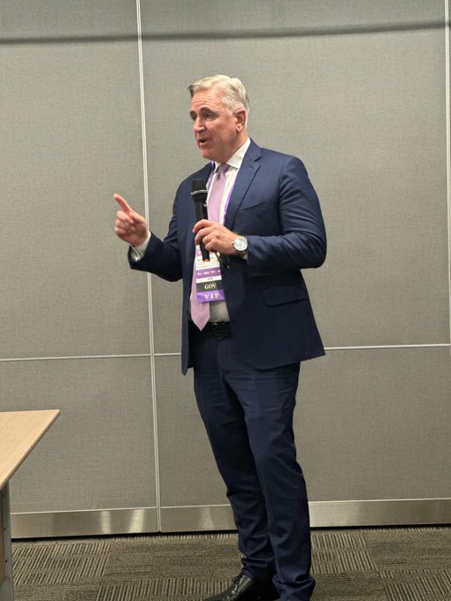 Mr. Bill Frauenhofer, Executive Director, Semiconductor Innovation and Investment, U.S. Department of Commerce-National Institute of Science & Technology making brief comments at the event.